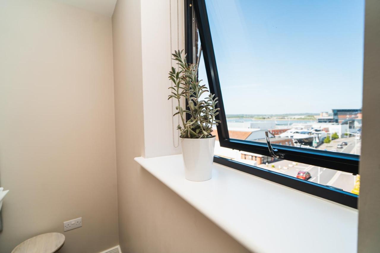 Penthouse - Harbour Views Apartment Poole Exterior photo